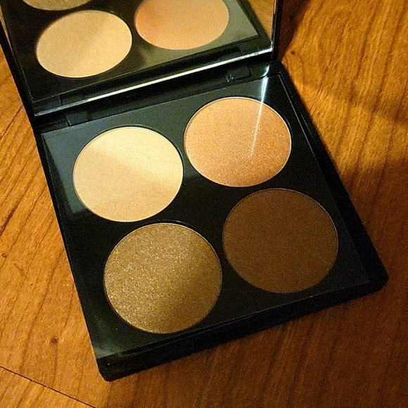 (3 for $25)Mented sunkissed Highlighter pallette BNIB never swatched - Picture 5 of 6